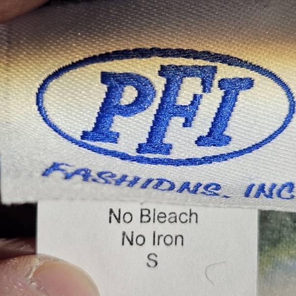 Fleece Red Cardinal Zip down Vest Small - Picture 11 of 12